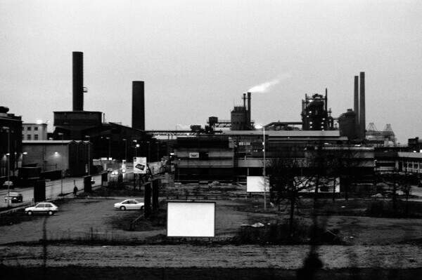 Stahlwerk in Rheinhausen während des Arbeitskampfes 1987