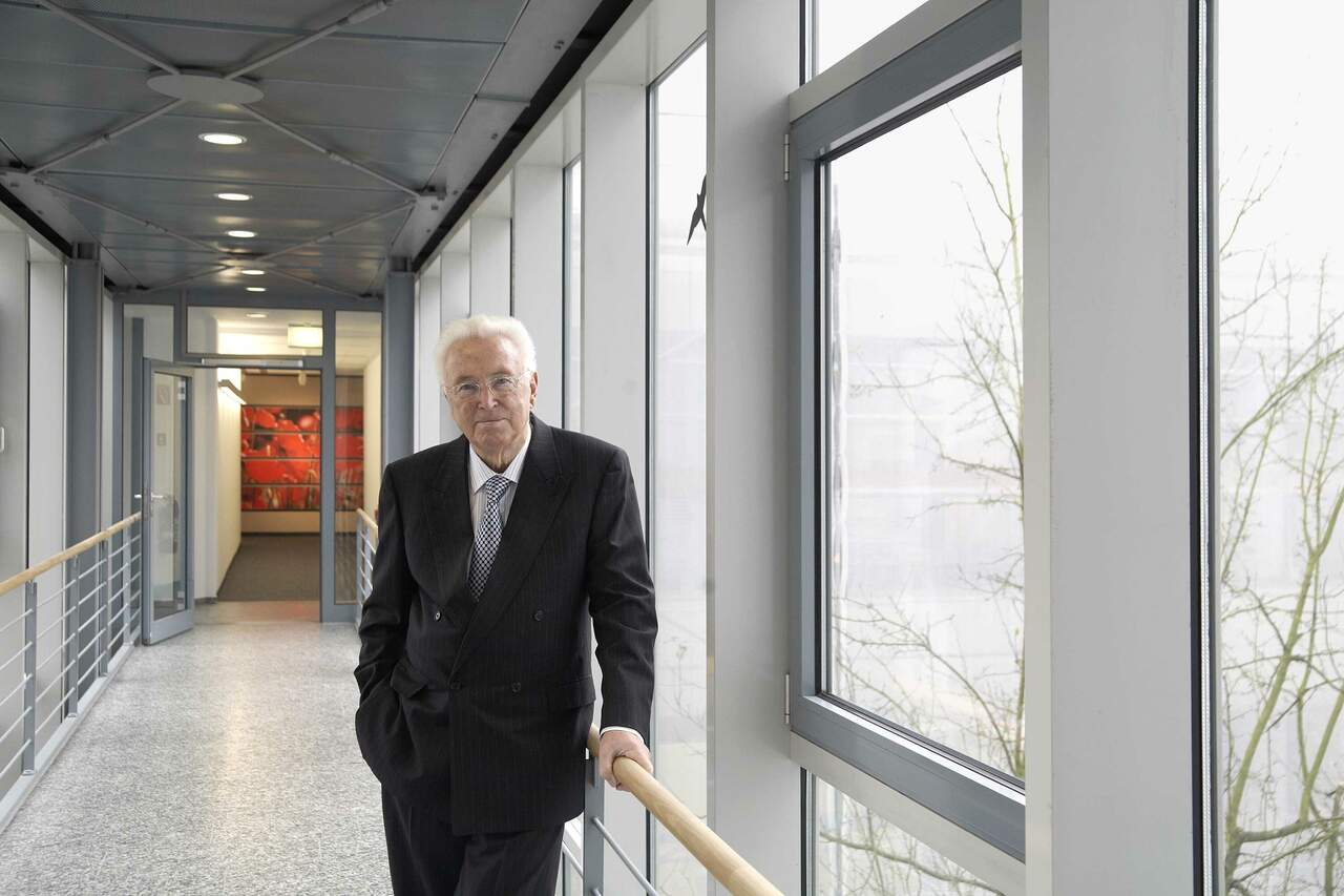 Dr. Heinz-Horst Deichmann in der Firmenzentrale